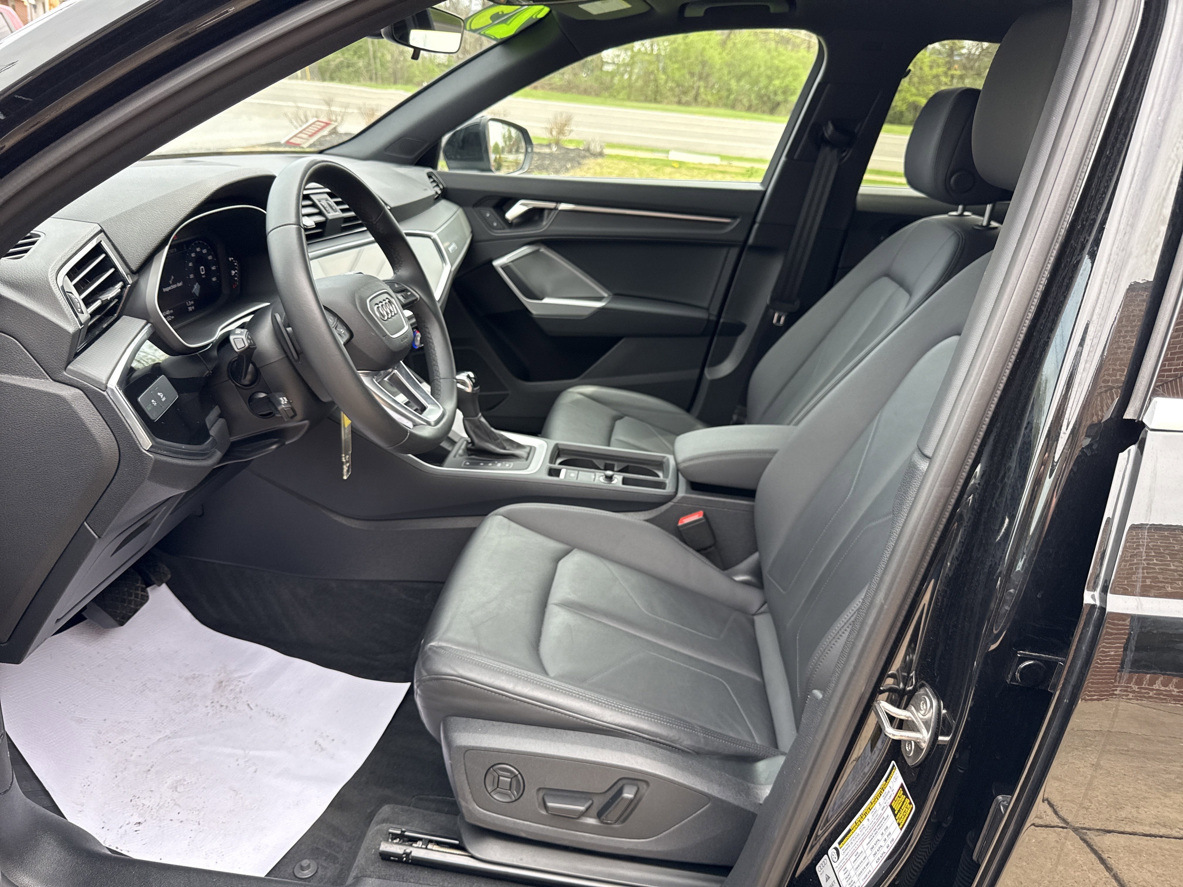 2025 Audi Q3 S line Premium