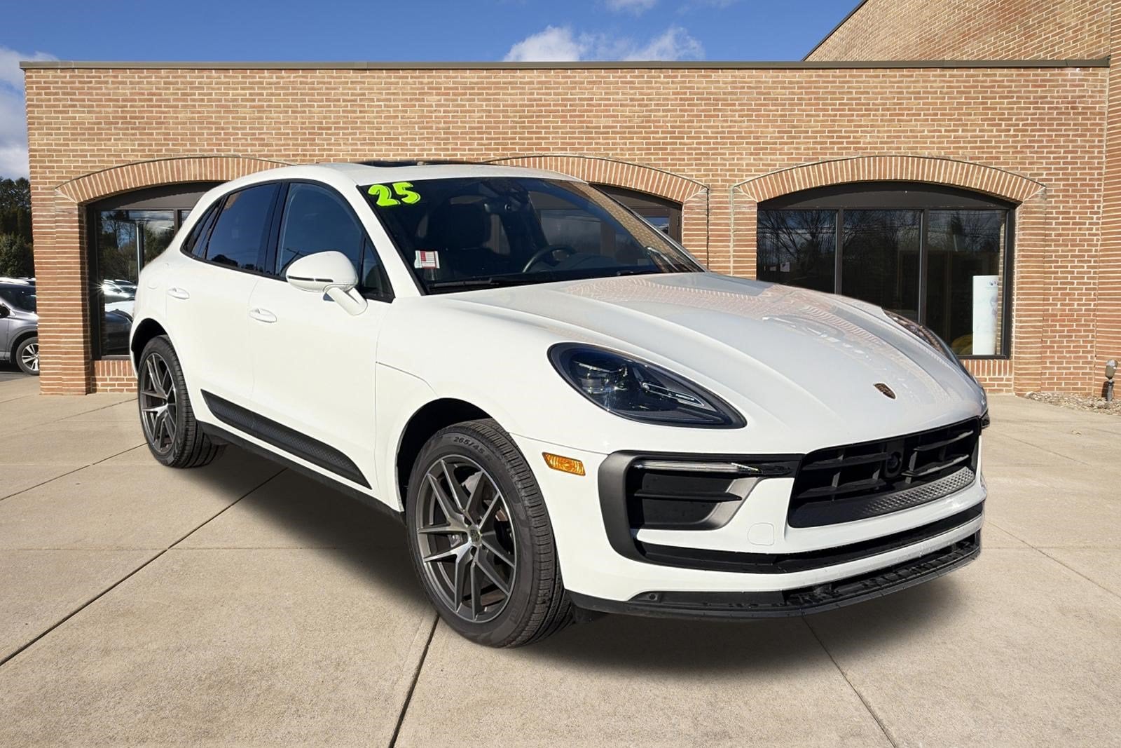 2025 Porsche Macan