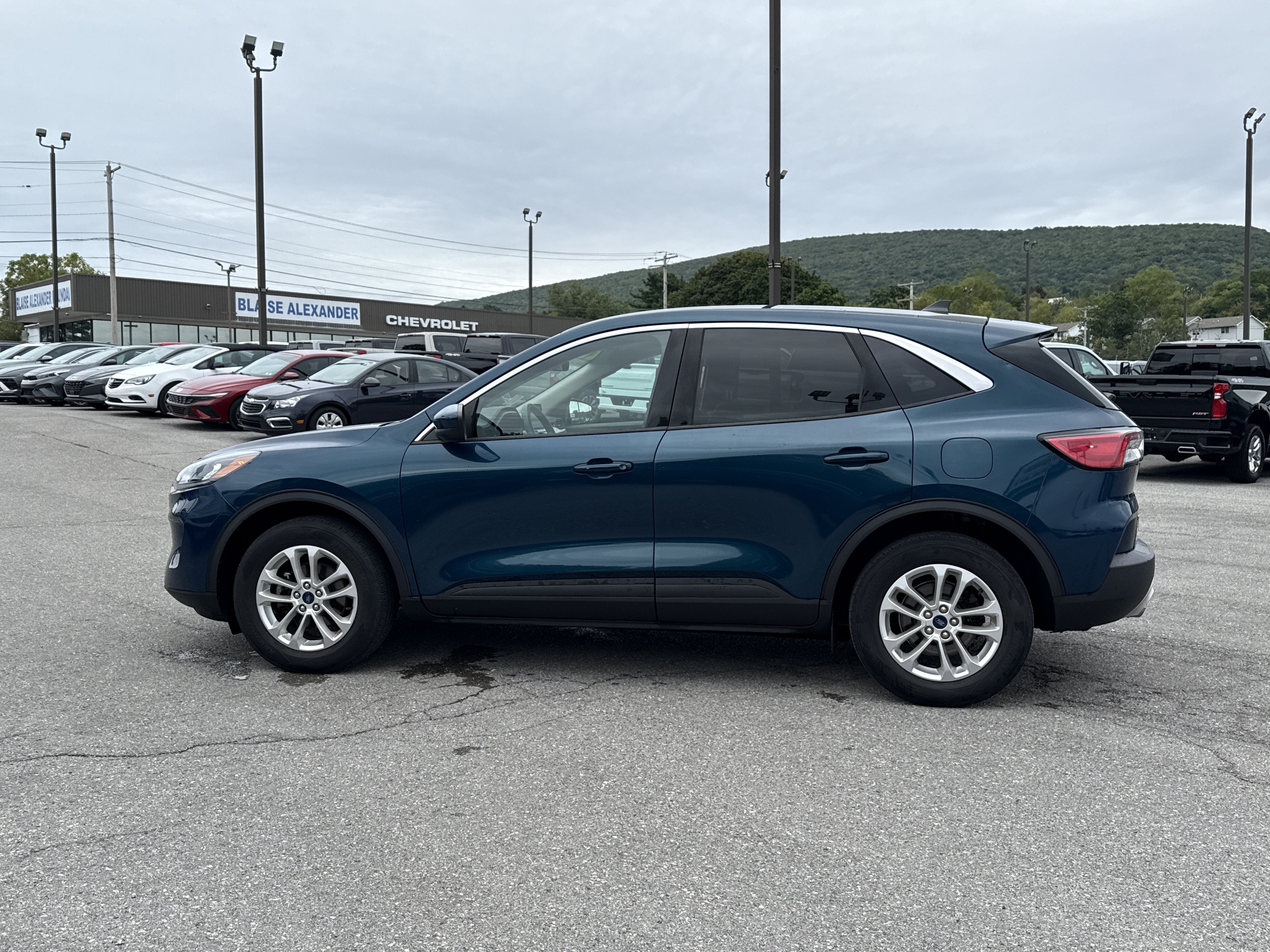 2020 Ford Escape SE