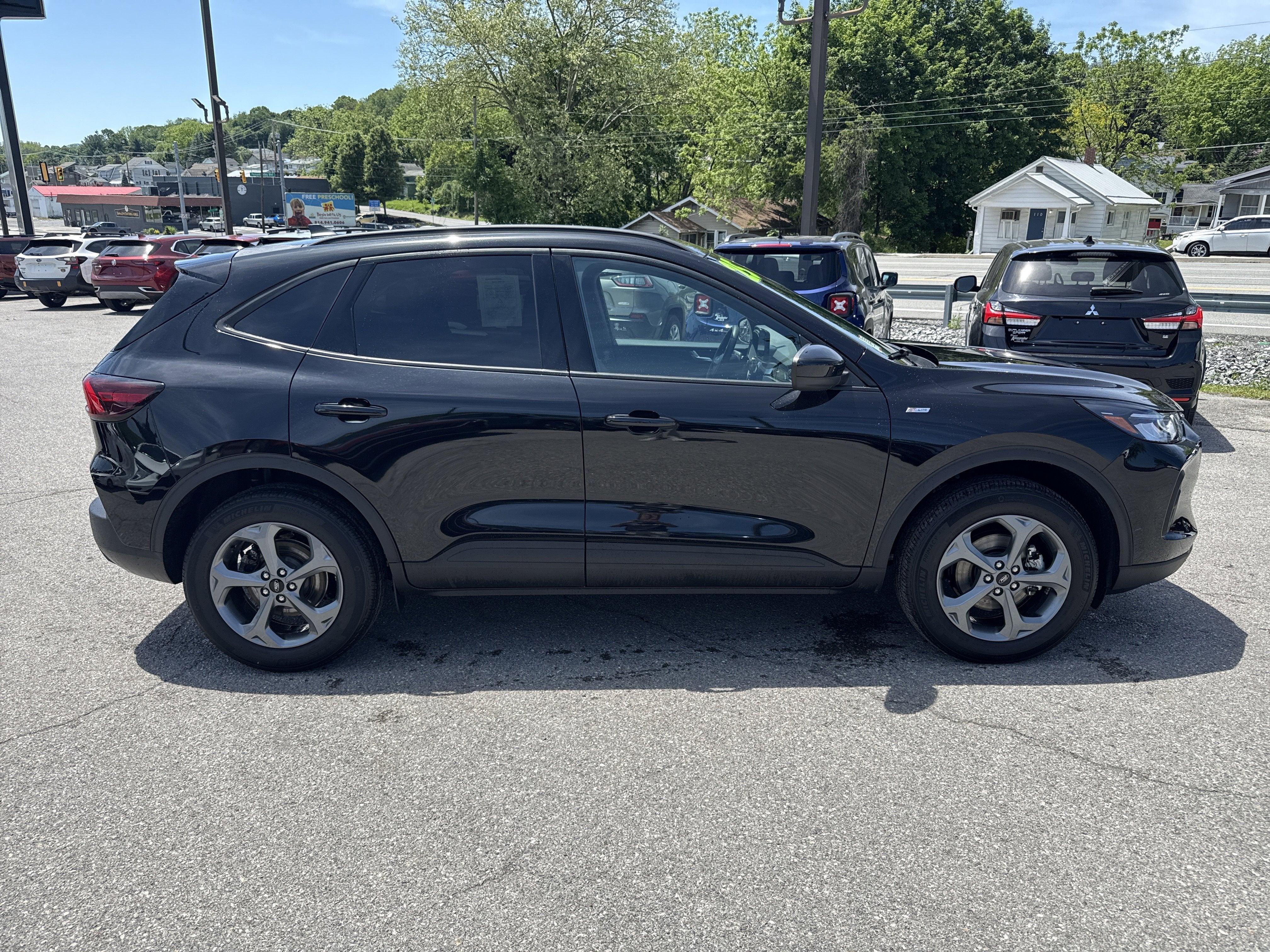 2025 Ford Escape ST-Line Select