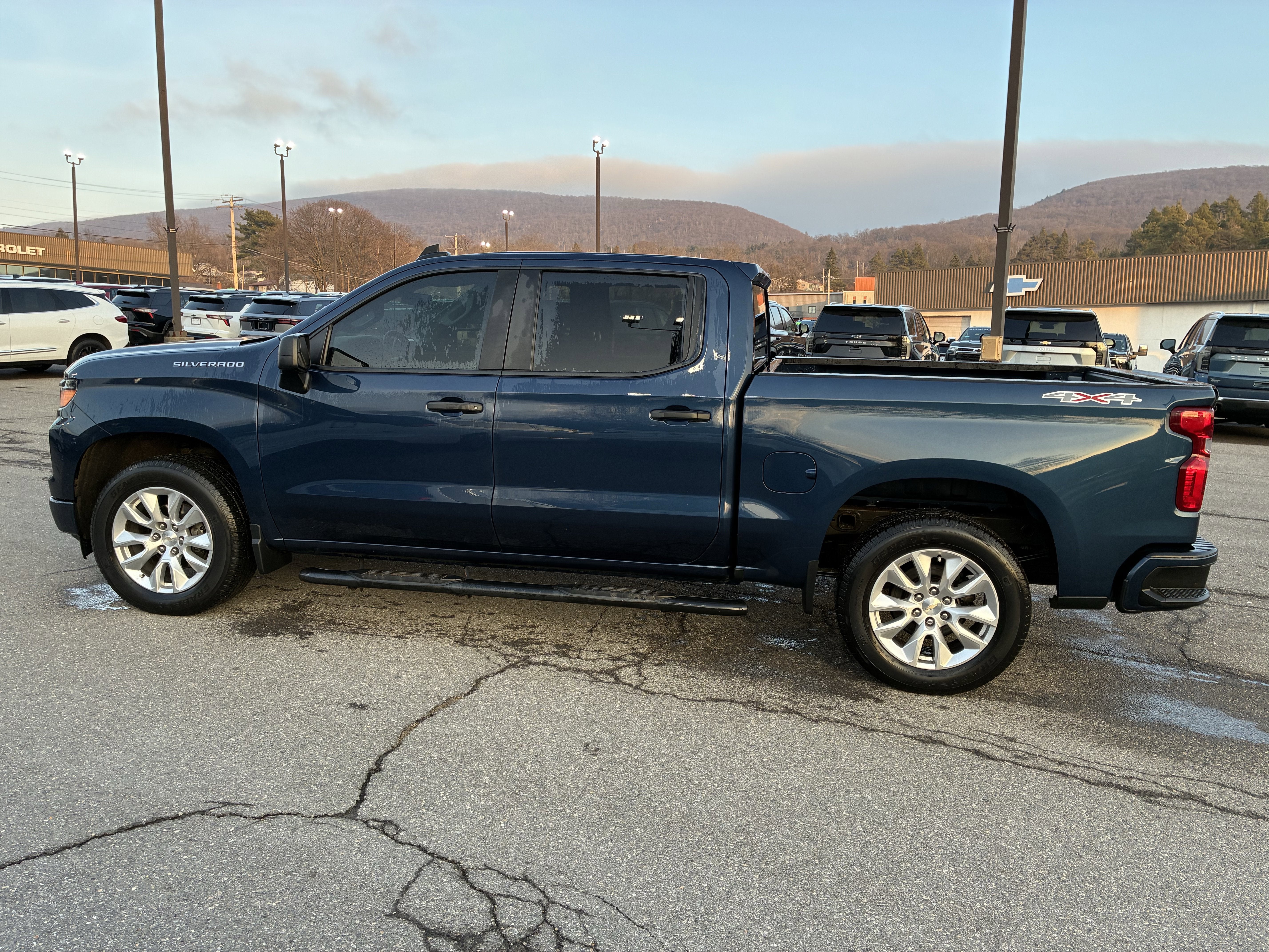 2022 Chevrolet Silverado 1500 Custom