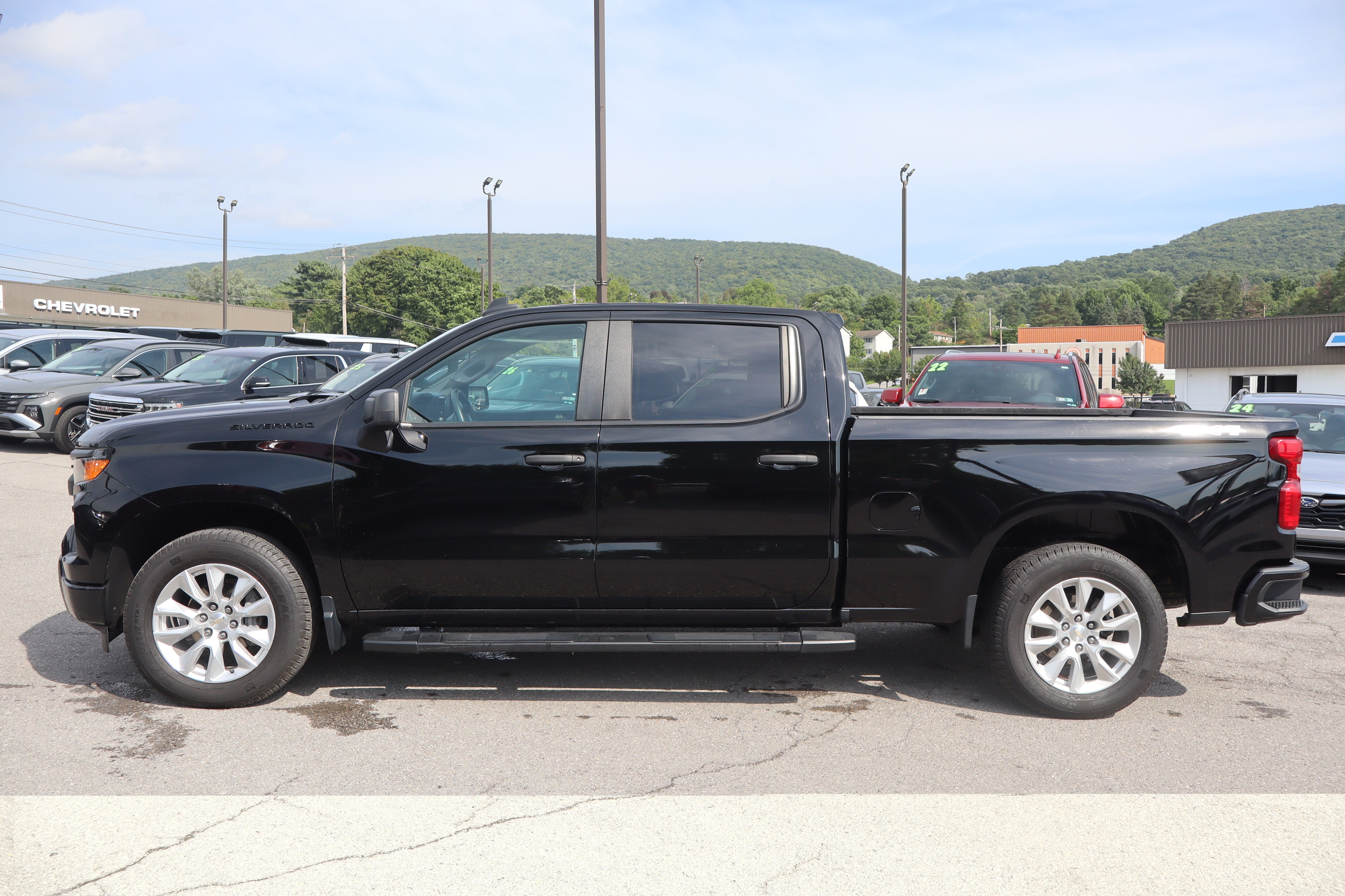 2024 Chevrolet Silverado 1500 Custom