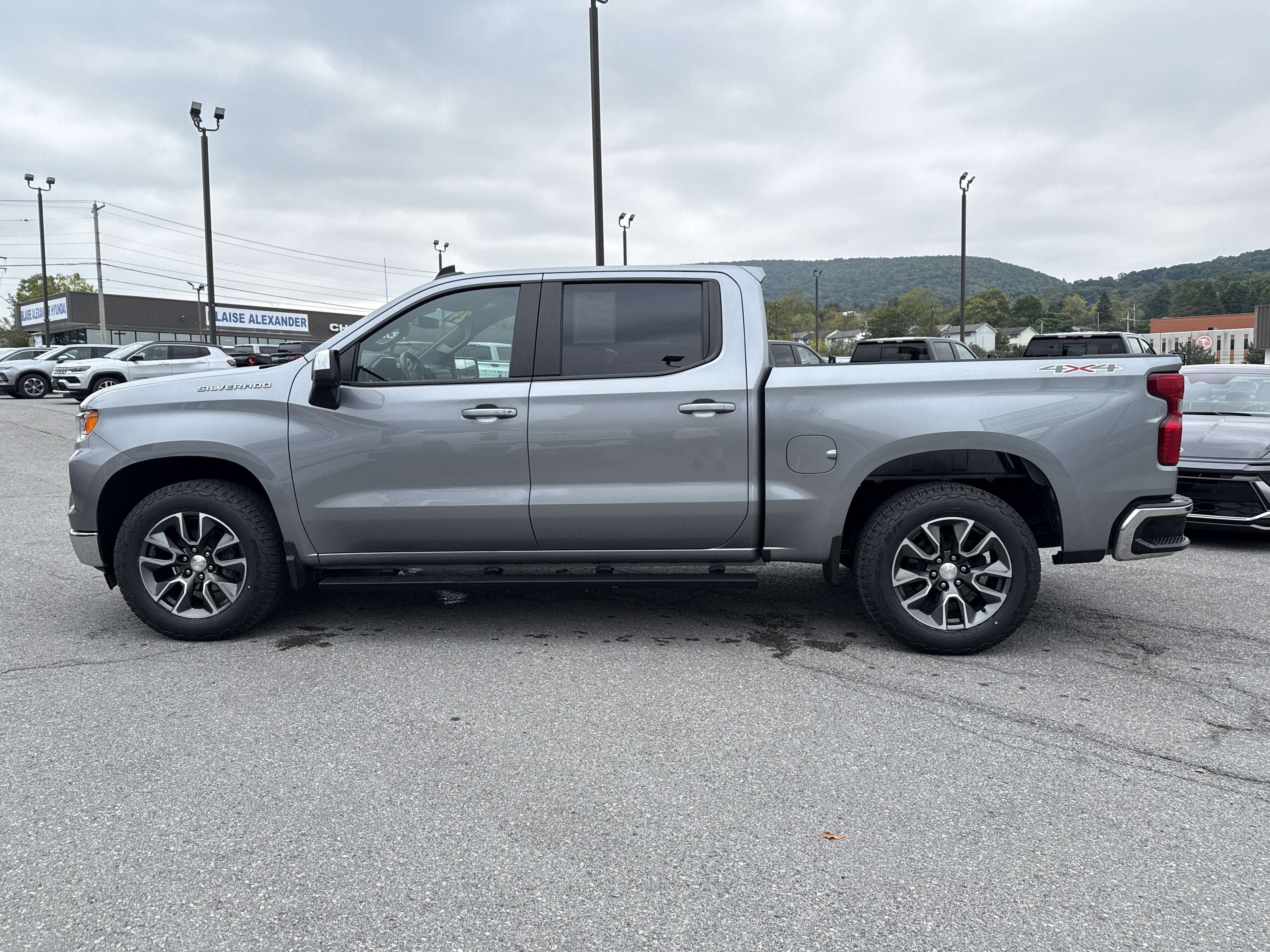 2024 Chevrolet Silverado 1500 LT