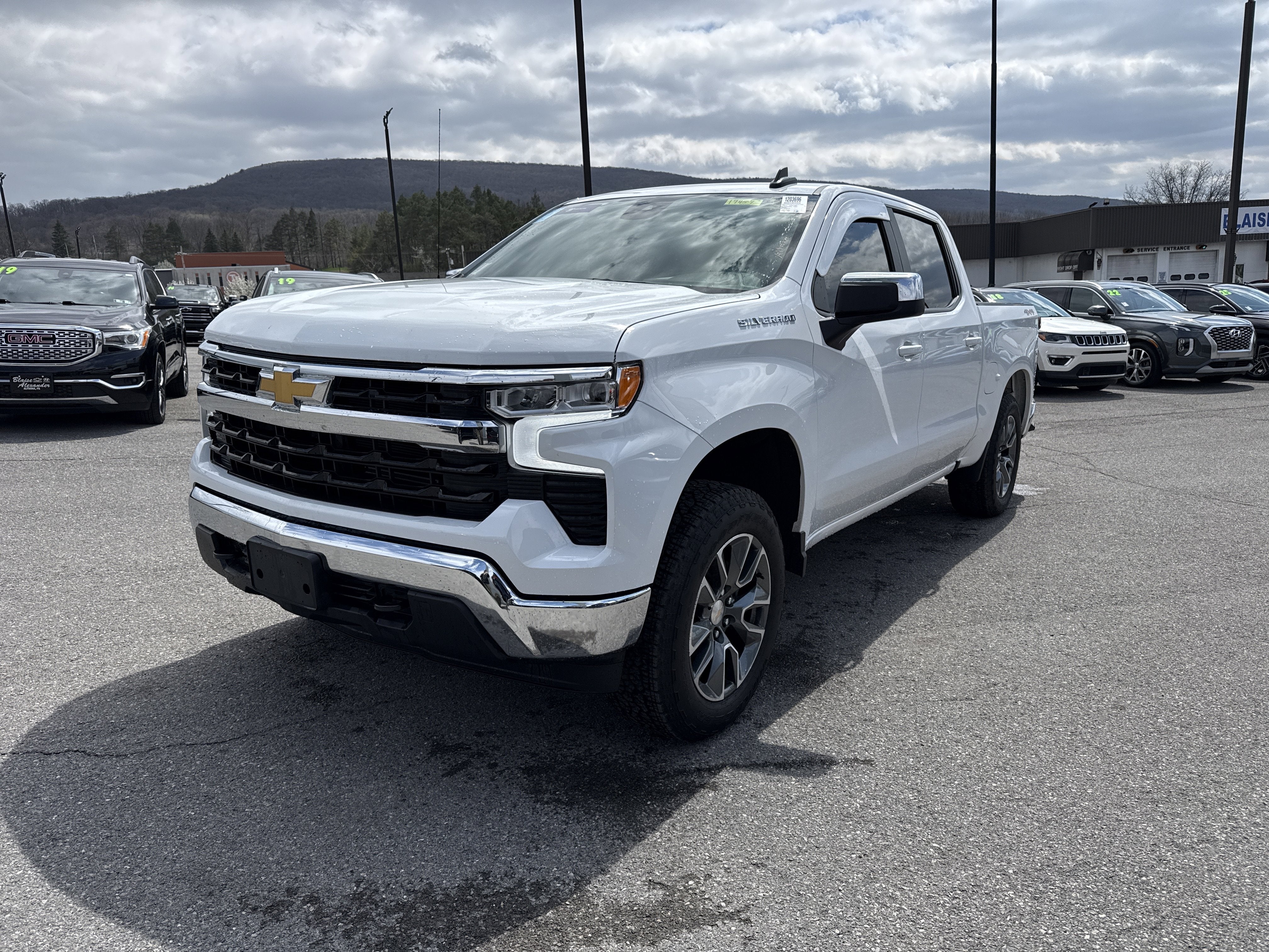 2024 Chevrolet Silverado 1500 LT