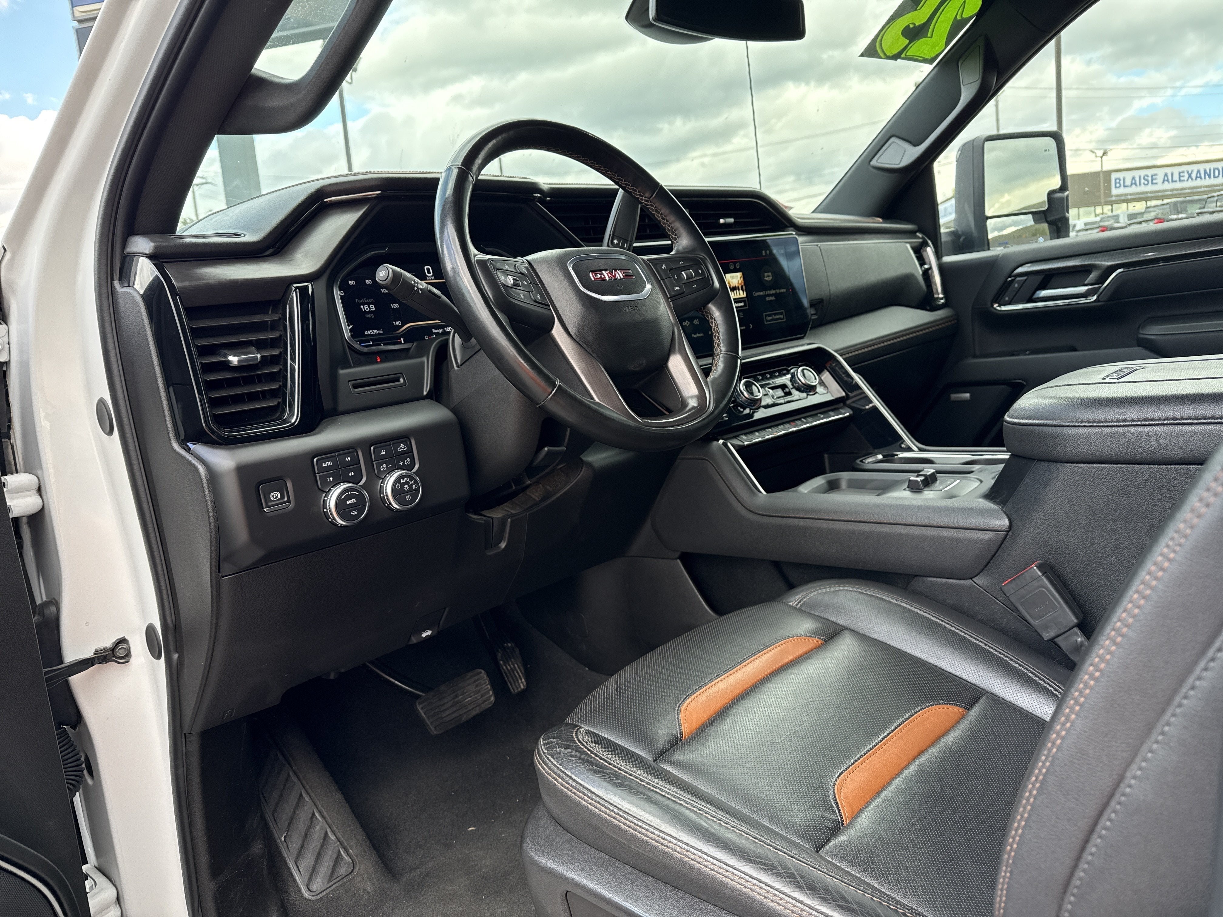 2025 GMC Sierra 2500HD AT4