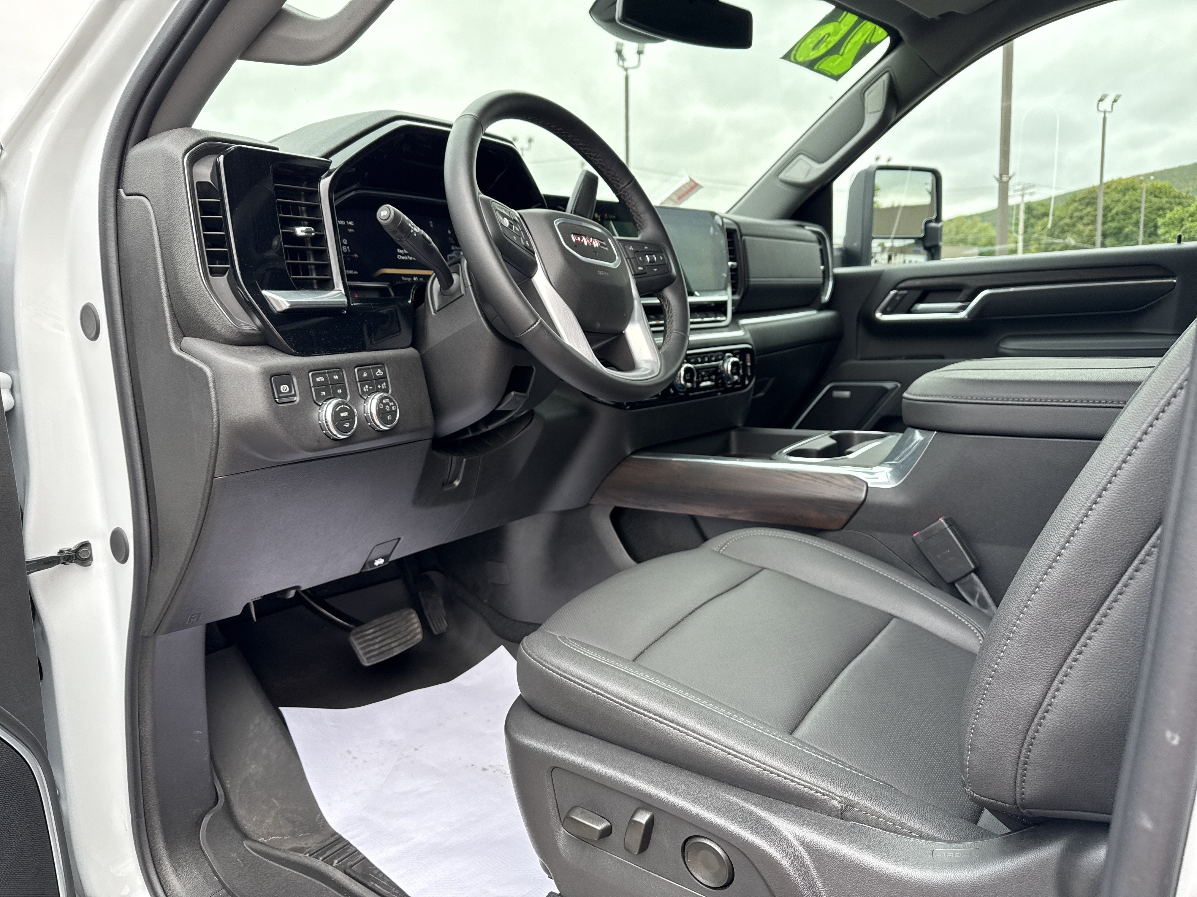 2026 GMC Sierra 3500HD SLT
