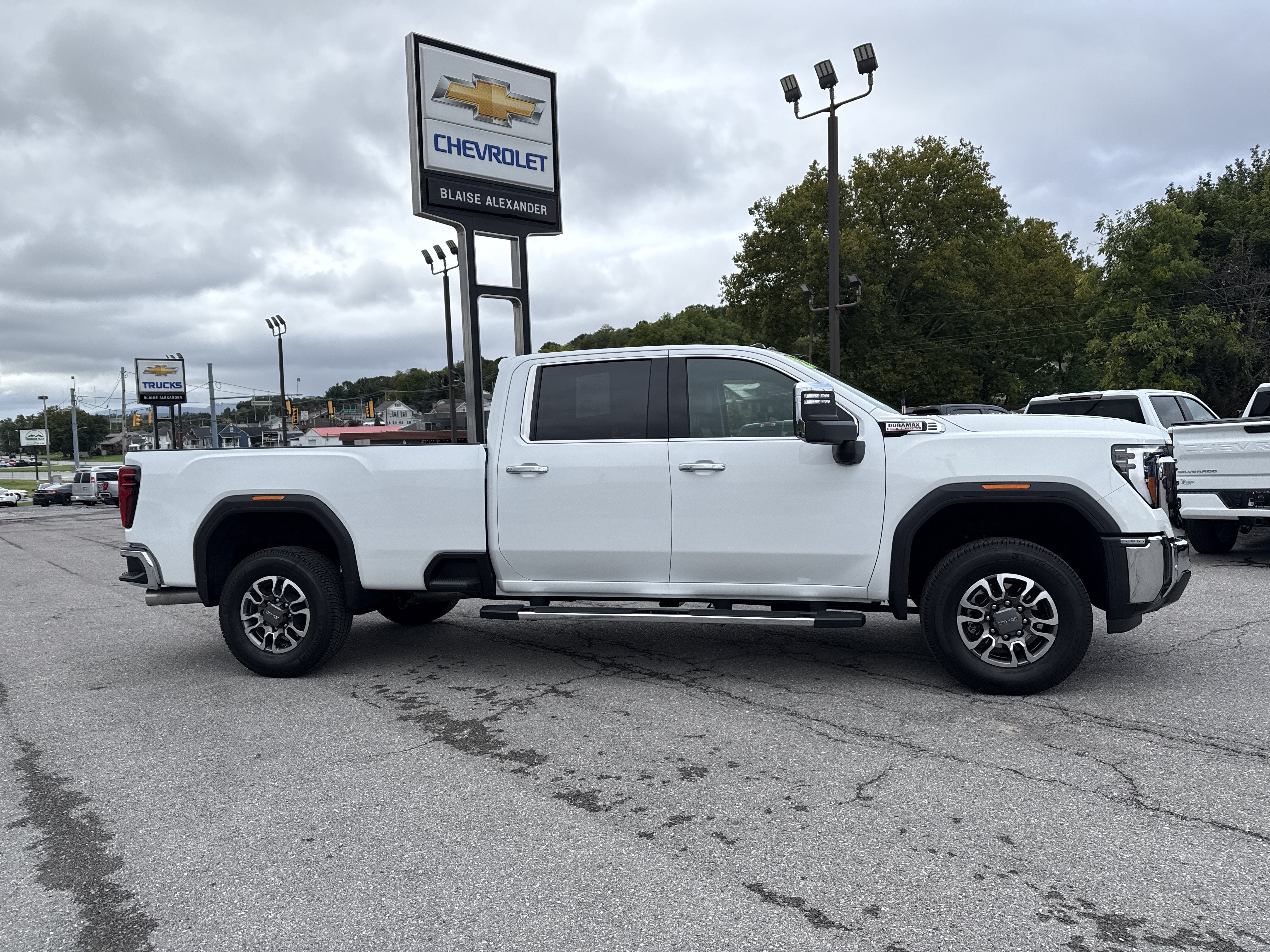 2026 GMC Sierra 3500HD SLT