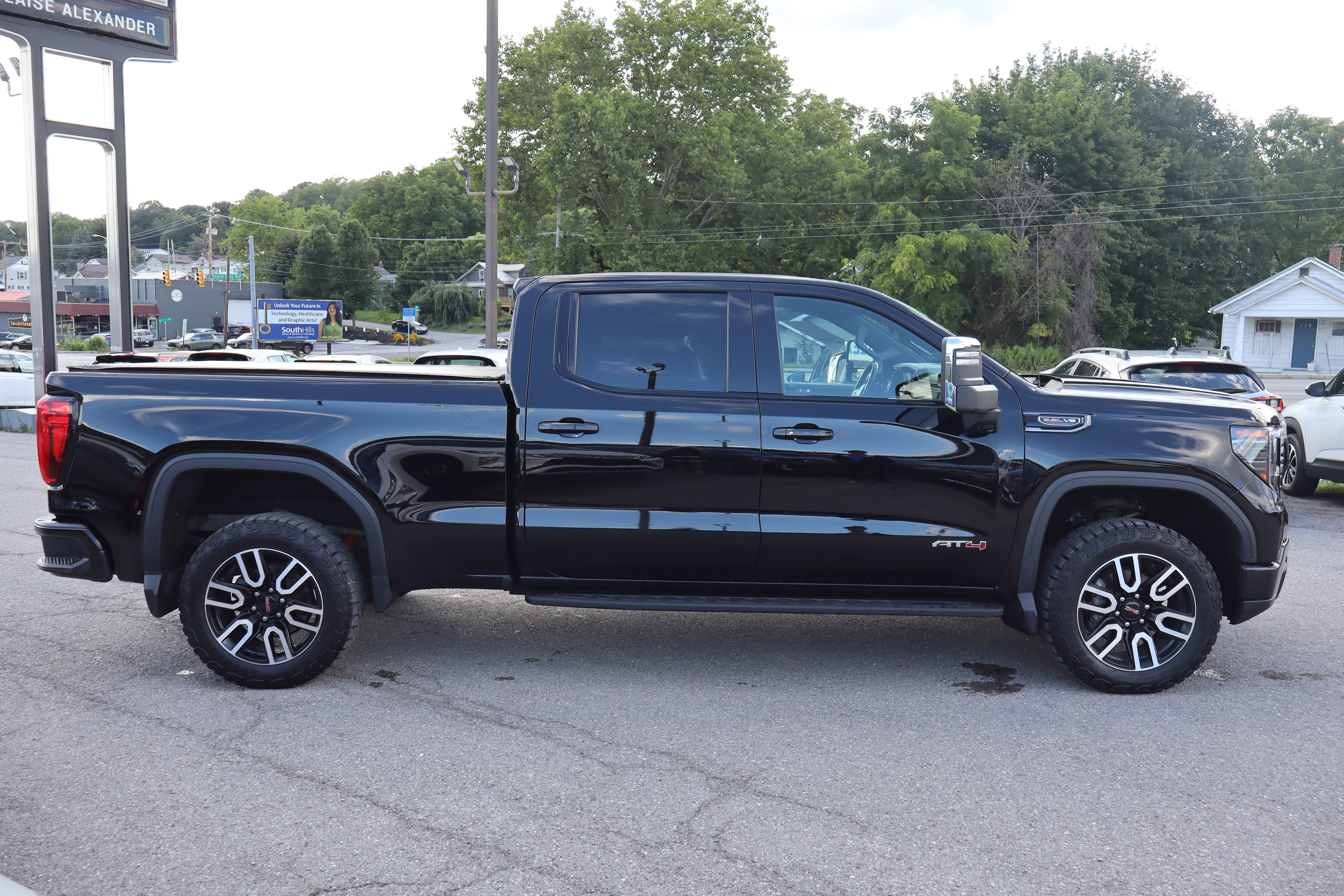 2024 GMC Sierra 1500 AT4