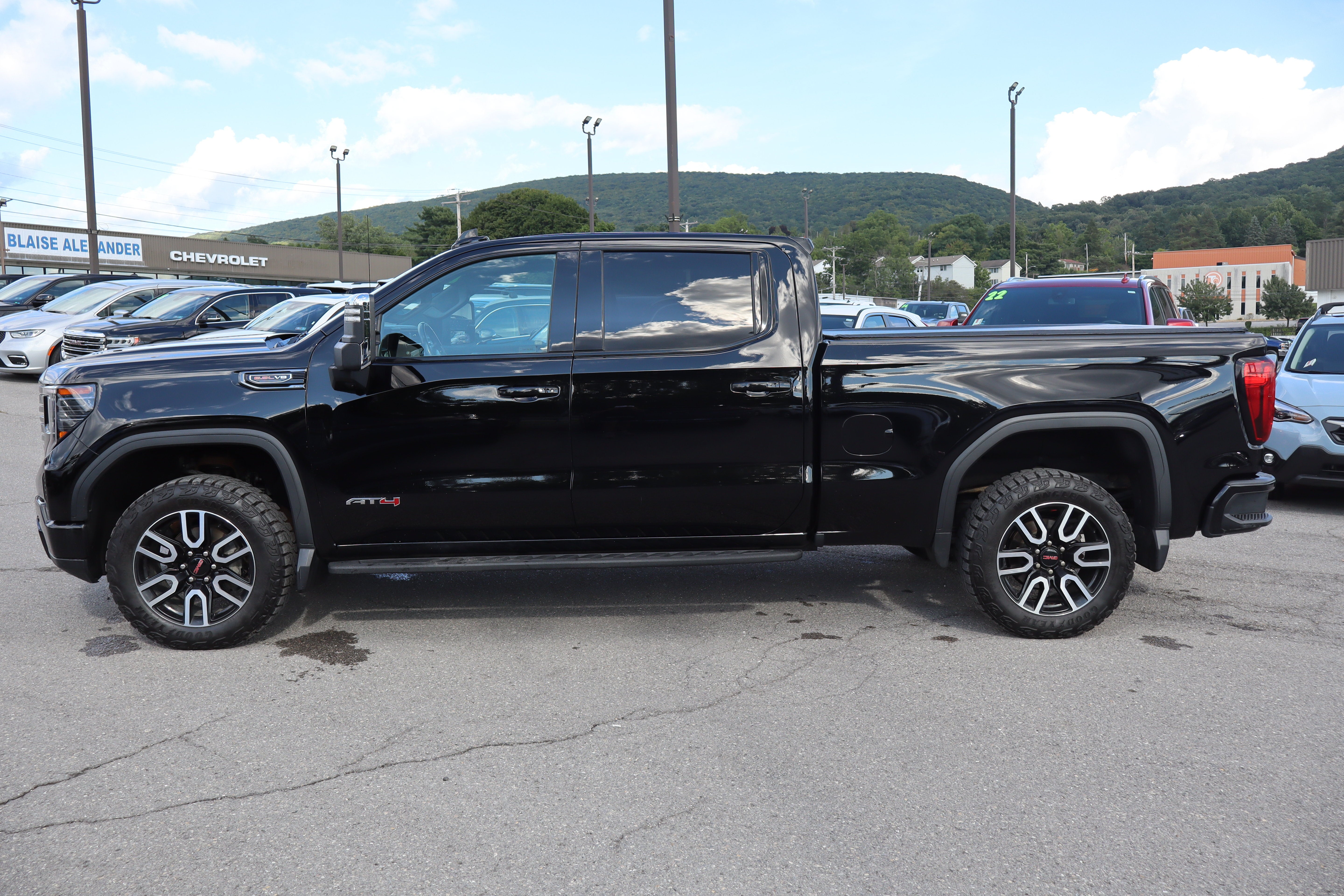 2024 GMC Sierra 1500 AT4