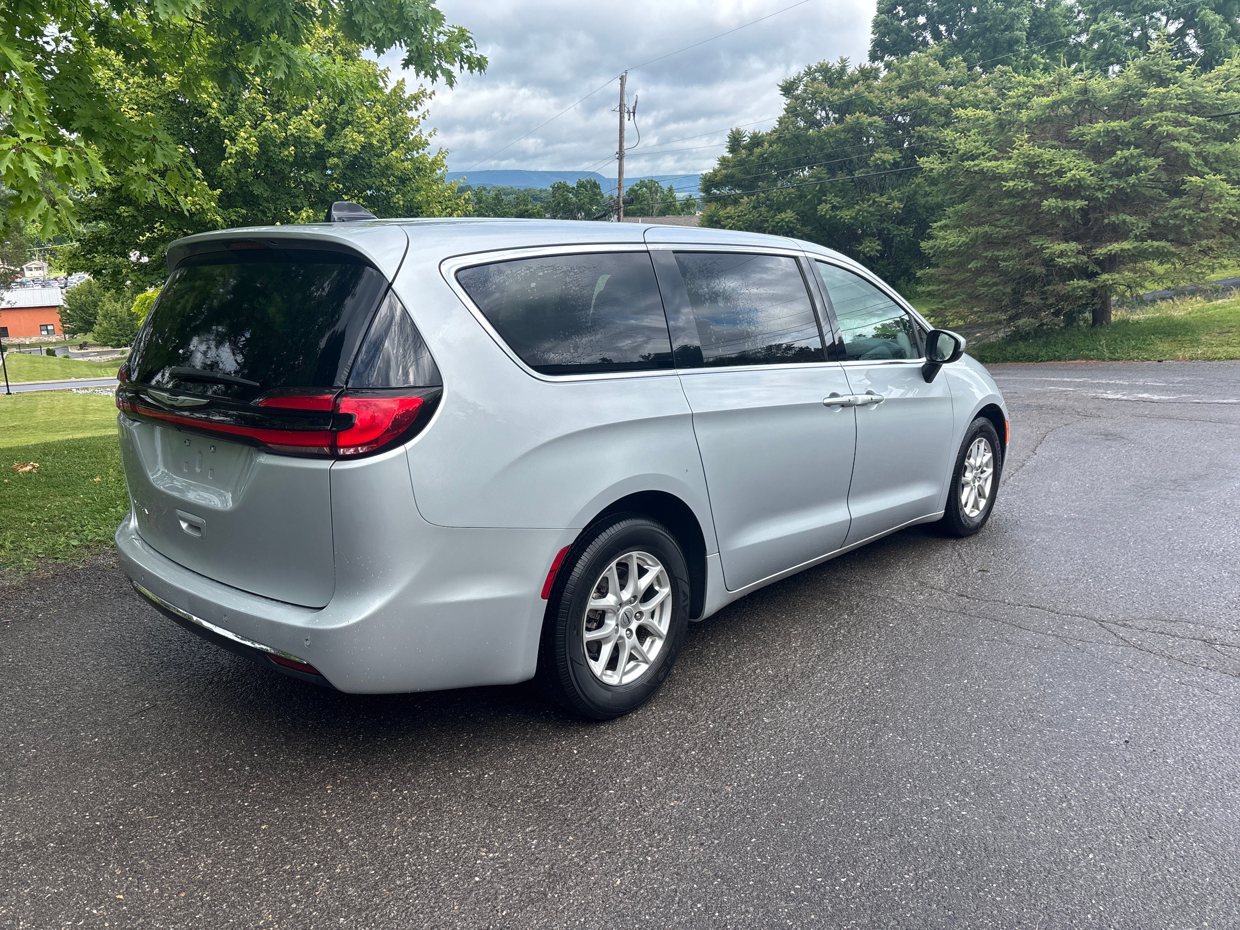 2023 Chrysler Pacifica Touring L