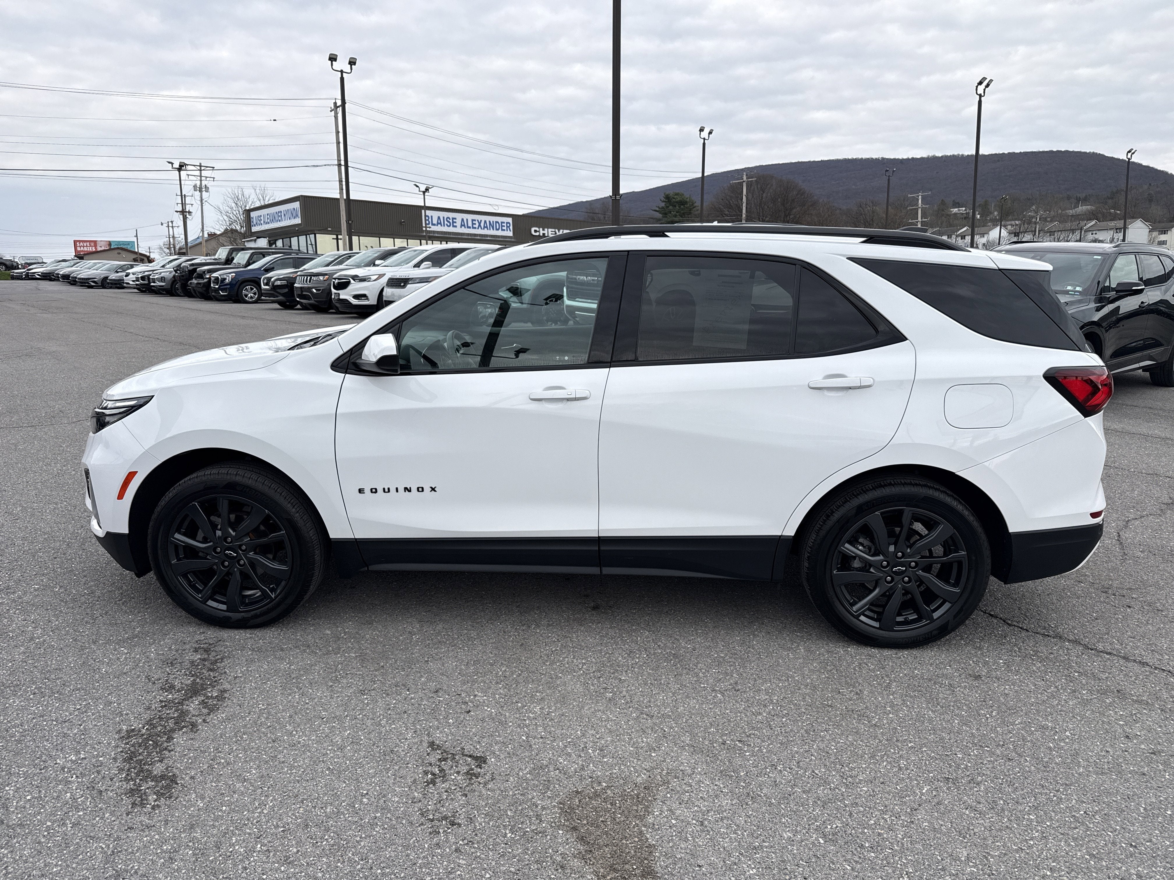 2023 Chevrolet Equinox RS