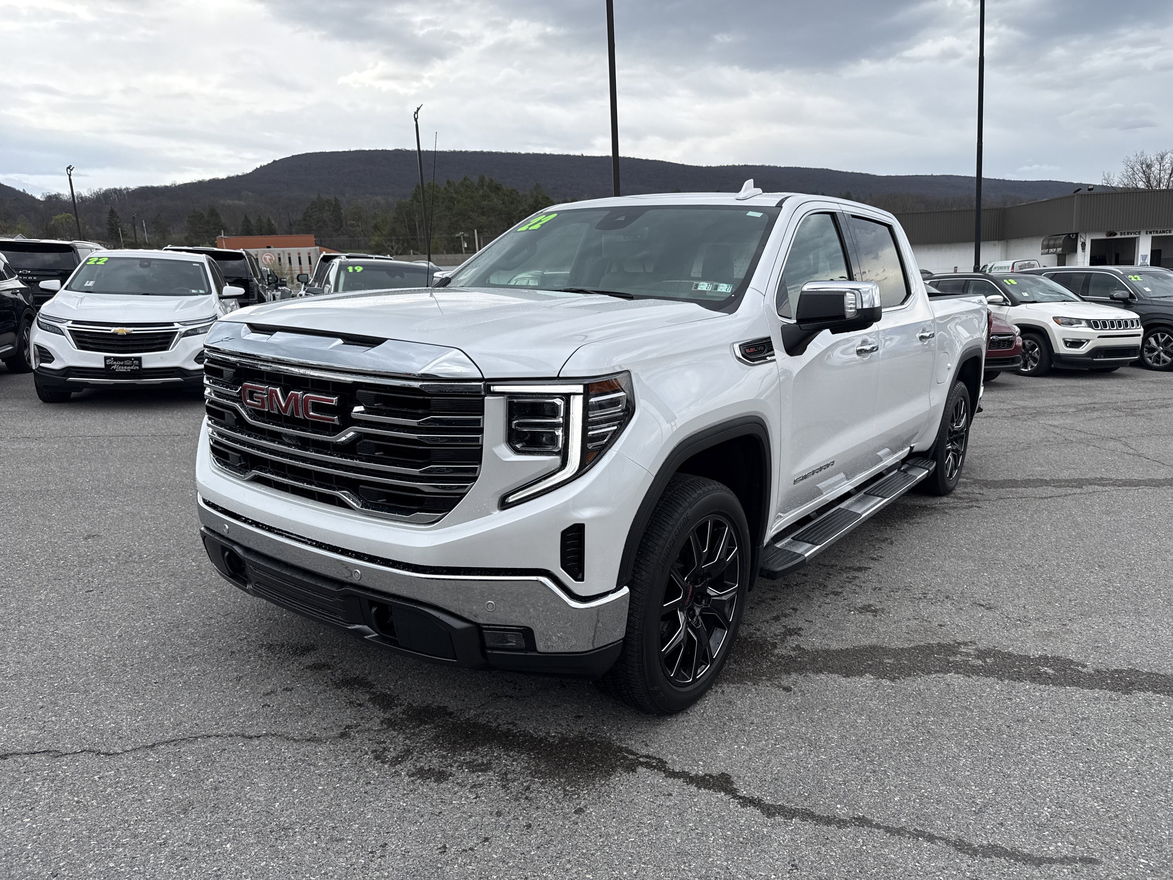 2022 GMC Sierra 1500 SLT