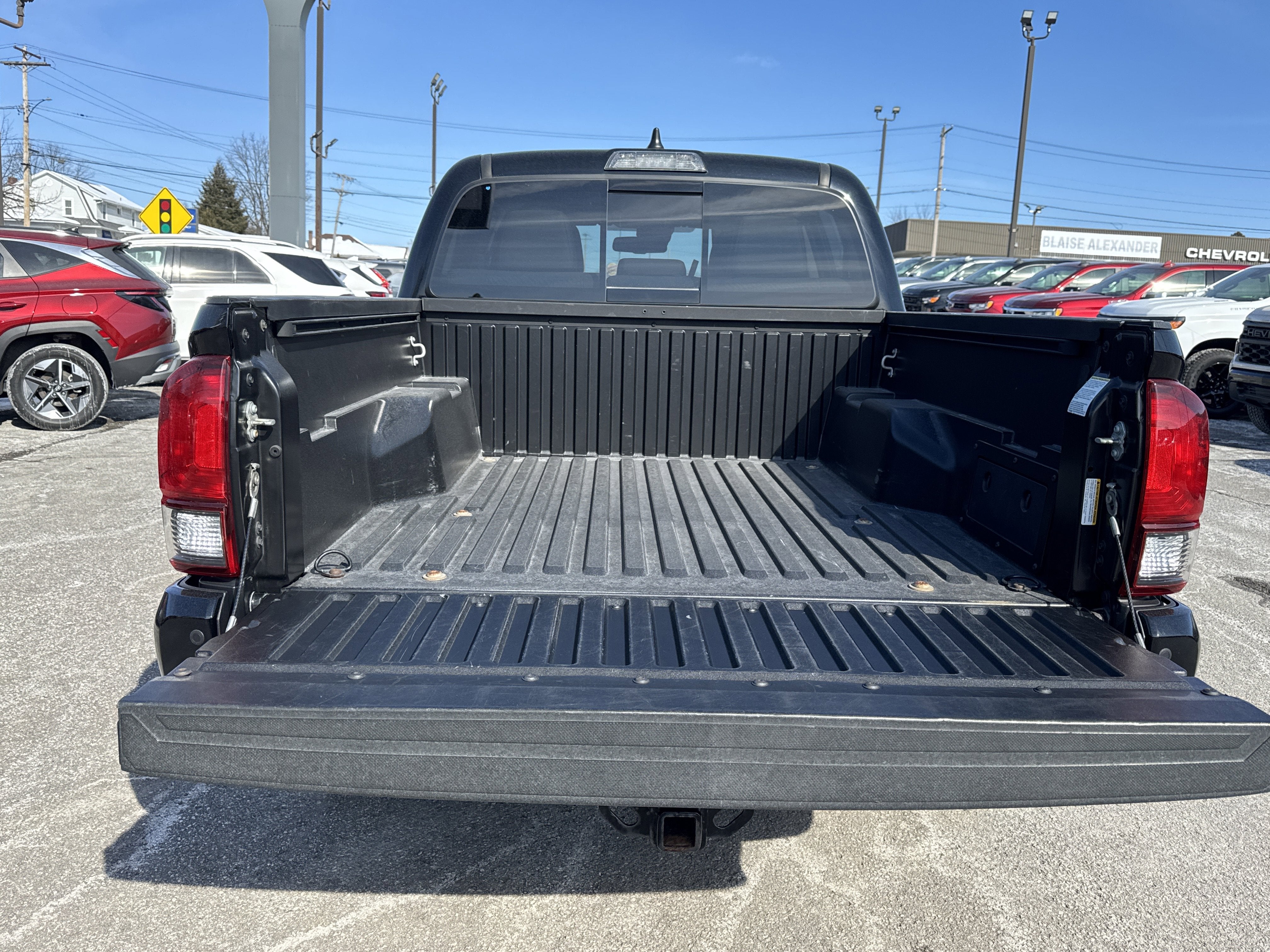 2022 Toyota Tacoma 4WD SR
