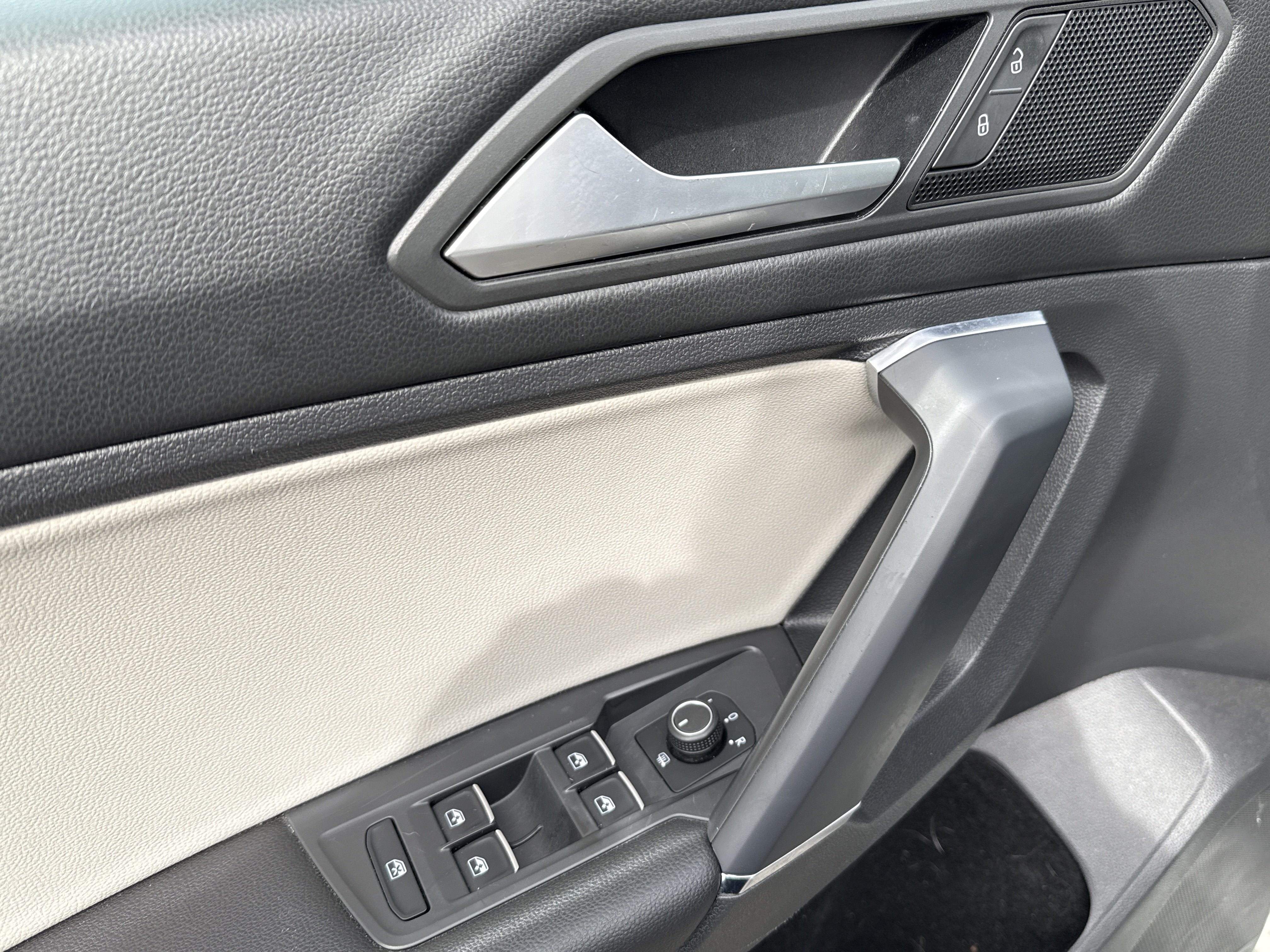 2020 Volkswagen Tiguan SE R-Line Black