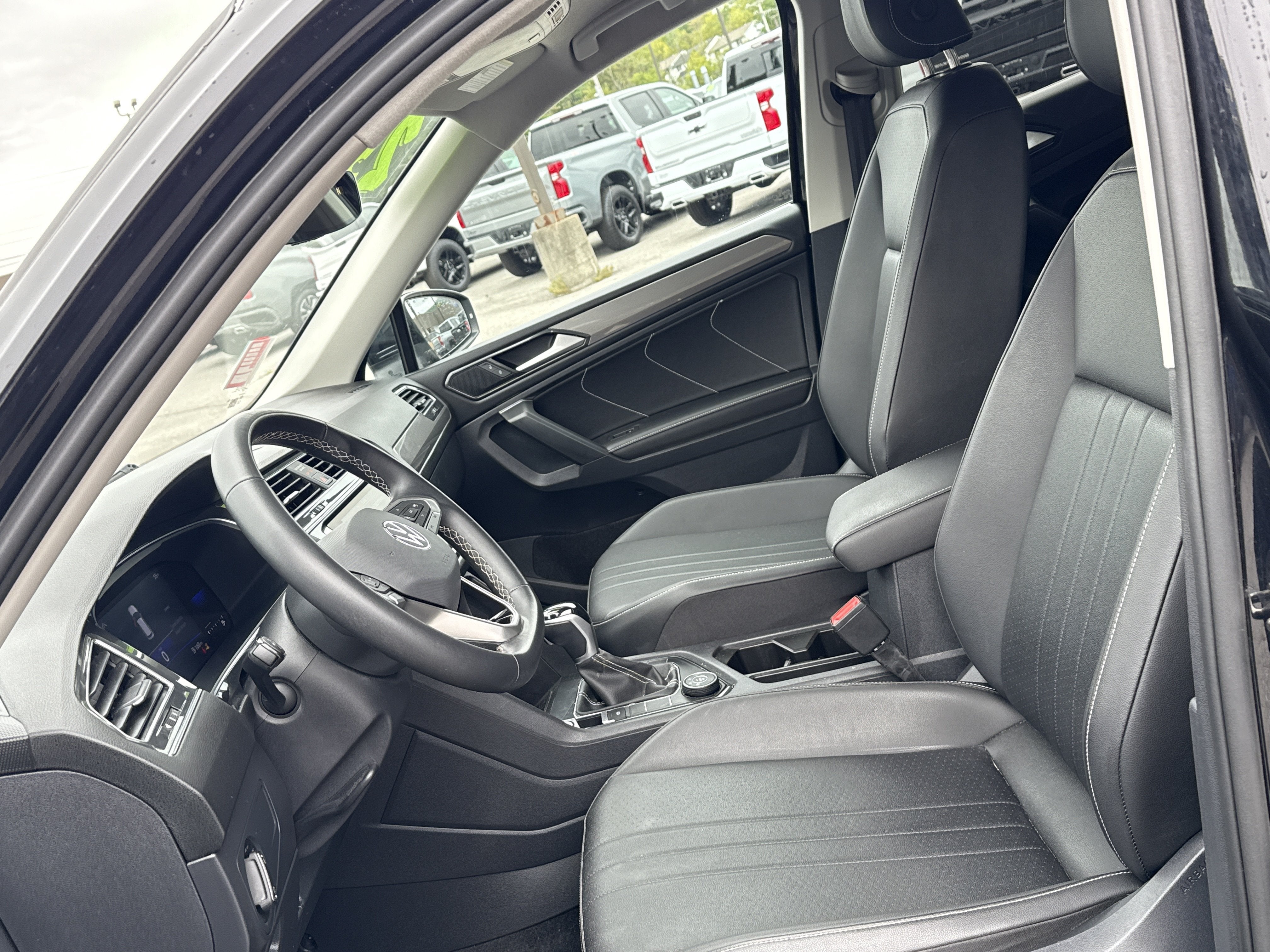2023 Volkswagen Tiguan SE