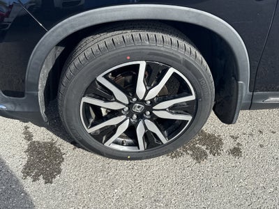 2022 Honda Pilot Touring 8-Passenger