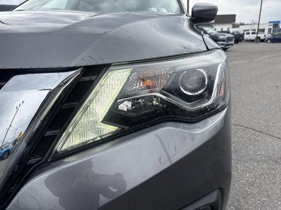 2020 Nissan Pathfinder SV