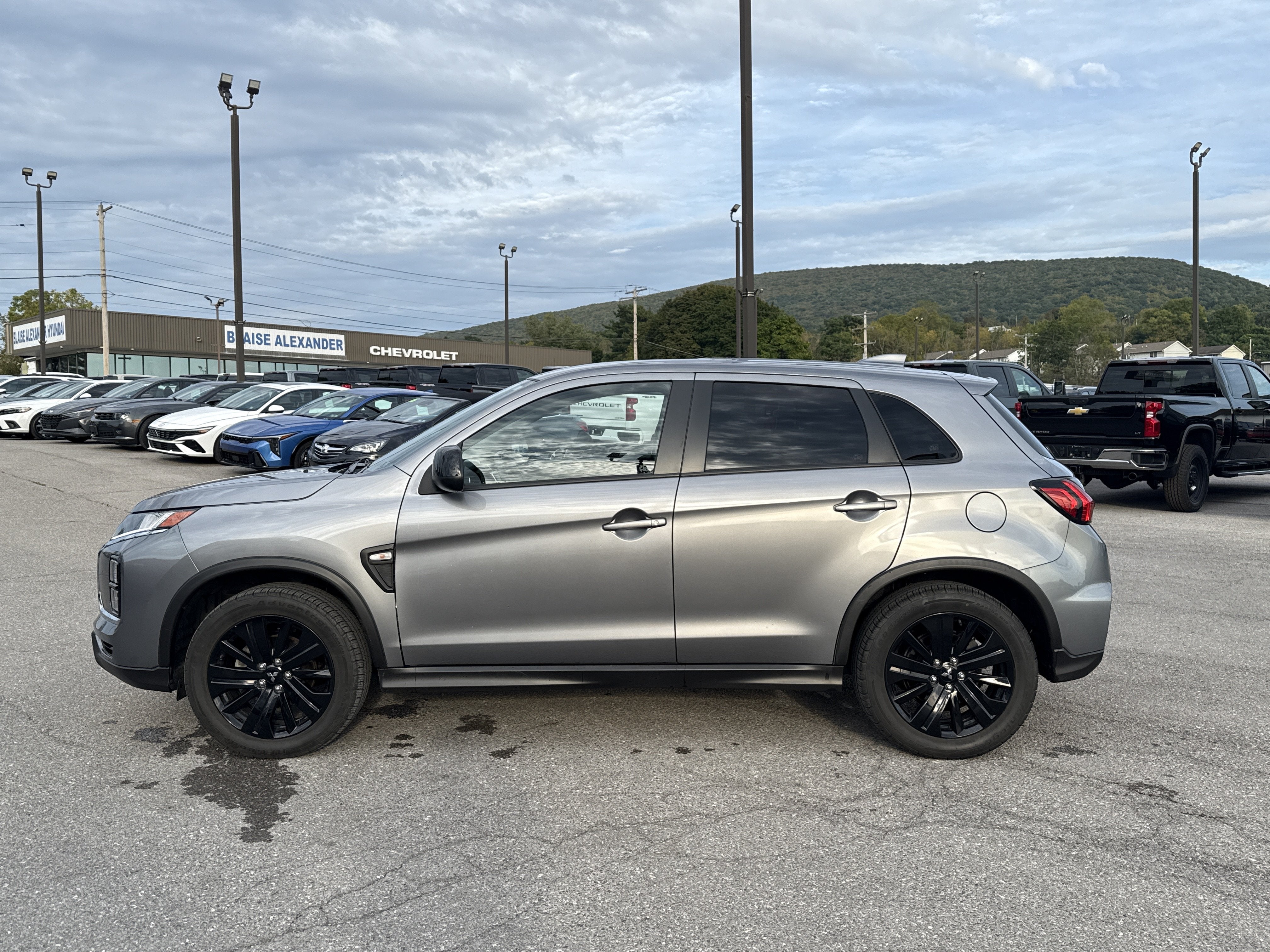 2022 Mitsubishi Outlander Sport LE
