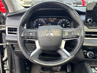 2023 Mitsubishi Outlander SE