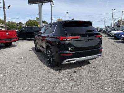 2023 Mitsubishi Outlander SE