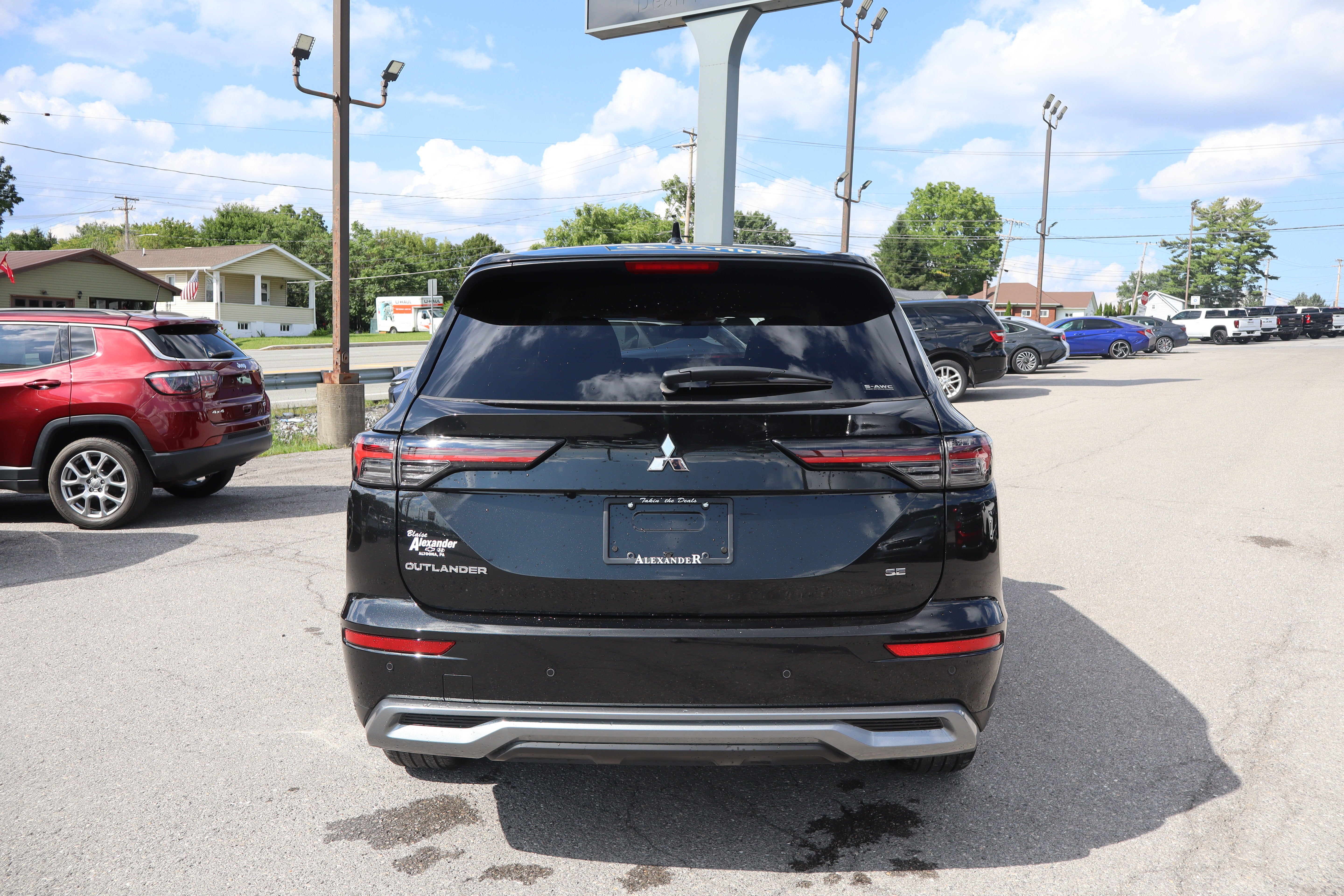 2025 Mitsubishi Outlander SE