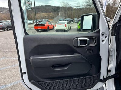 2022 Jeep Wrangler Unlimited Sahara Altitude 4x4