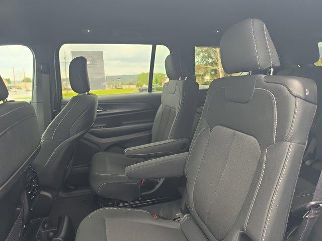 2024 Jeep Grand Cherokee L Laredo 4x4