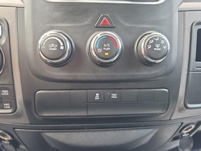 2016 RAM 1500 4WD Quad Cab 6.4 Ft Box Express