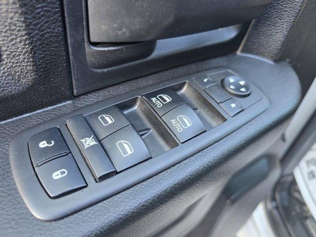 2019 RAM 1500 Classic Express 4x4 Crew Cab 5'7" Box