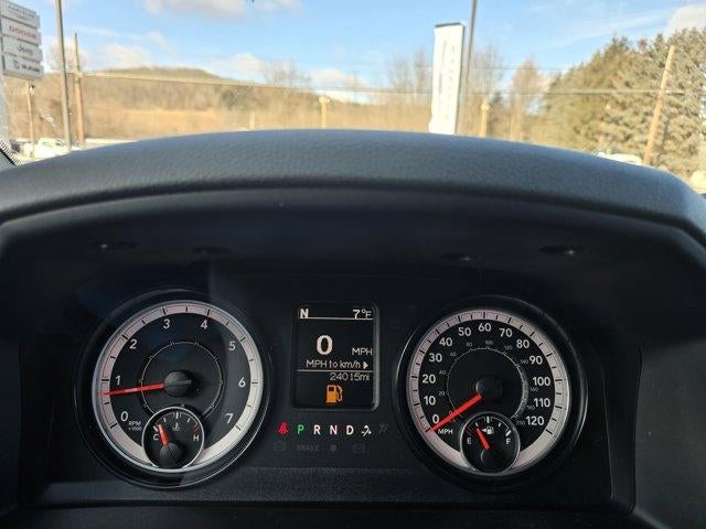 2019 RAM 1500 Classic Express 4x4 Crew Cab 5'7" Box