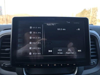 2019 RAM 1500 Classic Express 4x4 Crew Cab 5'7" Box