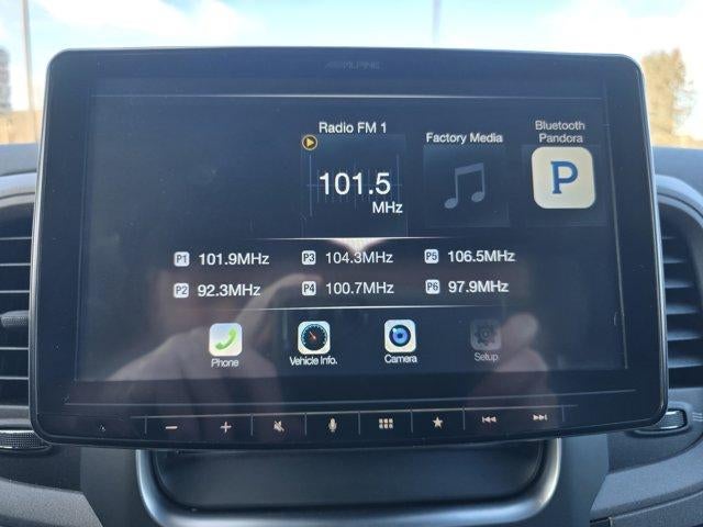 2019 RAM 1500 Classic Express 4x4 Crew Cab 5'7" Box