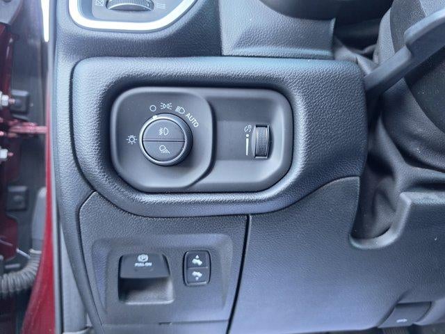 2021 RAM 1500 Big Horn 4x4 Crew Cab 5'7" Box