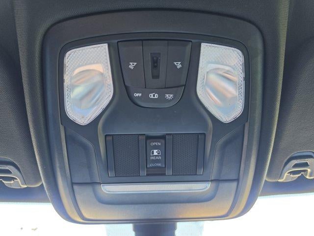 2021 RAM 1500 Big Horn 4x4 Crew Cab 5'7" Box