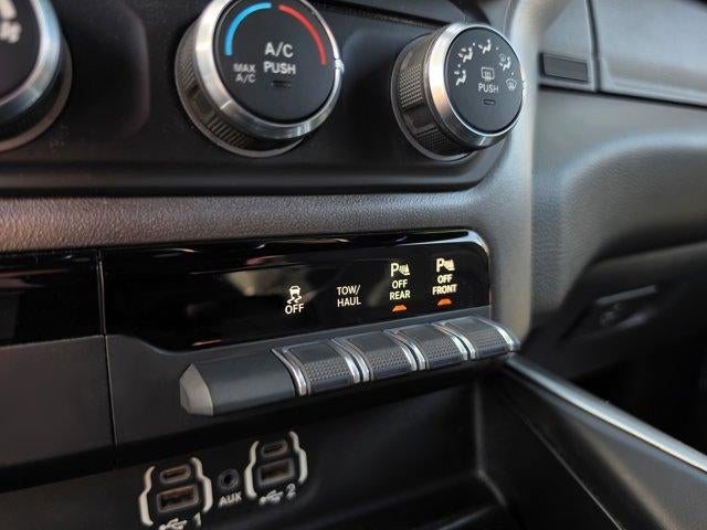 2020 RAM 1500 Big Horn 4x4 Crew Cab 5'7" Box