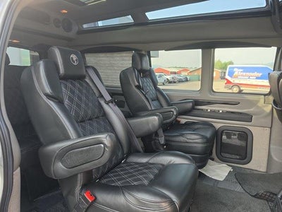 2021 Chevrolet Express Passenger 2500 Regular Wheelbase Rear-Wheel Drive 1LS