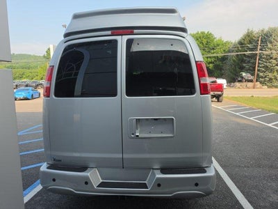 2021 Chevrolet Express Passenger 2500 Regular Wheelbase Rear-Wheel Drive 1LS