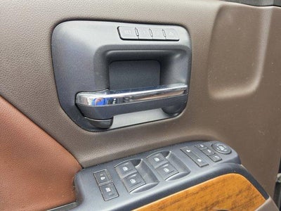 2015 Chevrolet Silverado 2500HD Built After Aug 14 Crew Cab Standard Box 4-Wheel Drive High Country