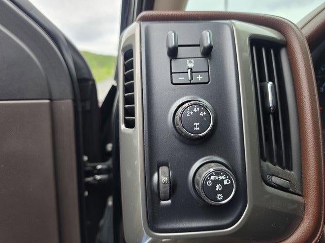 2015 Chevrolet Silverado 2500HD Built After Aug 14 Crew Cab Standard Box 4-Wheel Drive High Country