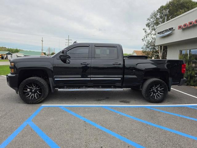 2015 Chevrolet Silverado 2500HD Built After Aug 14 Crew Cab Standard Box 4-Wheel Drive High Country
