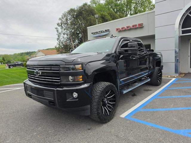 2015 Chevrolet Silverado 2500HD Built After Aug 14 Crew Cab Standard Box 4-Wheel Drive High Country