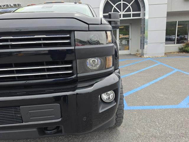 2015 Chevrolet Silverado 2500HD Built After Aug 14 Crew Cab Standard Box 4-Wheel Drive High Country