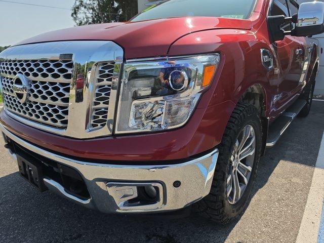 2017 Nissan Titan 4x4 Crew Cab SL