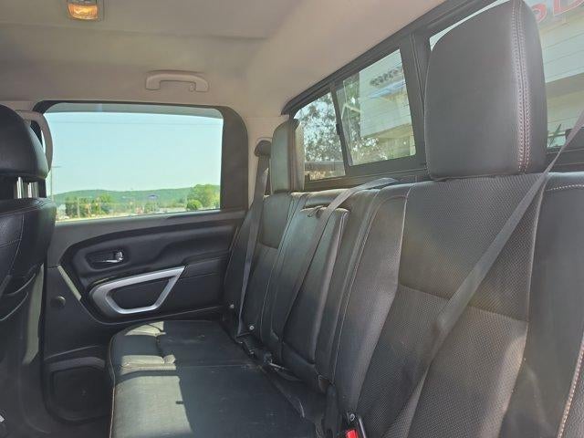 2017 Nissan Titan 4x4 Crew Cab SL