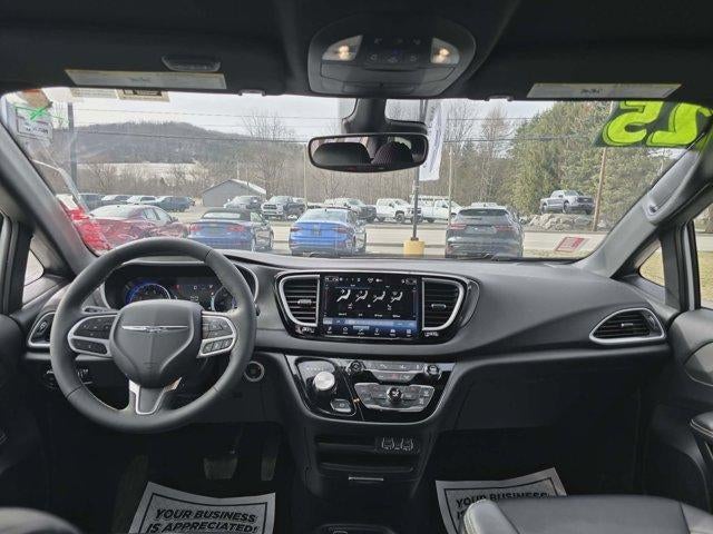 2025 Chrysler Pacifica Select FWD
