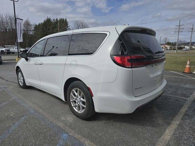 2025 Chrysler Pacifica Select FWD