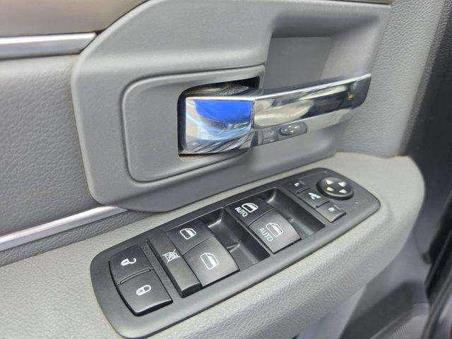 2017 RAM 1500 Big Horn 4x4 Crew Cab 5'7" Box