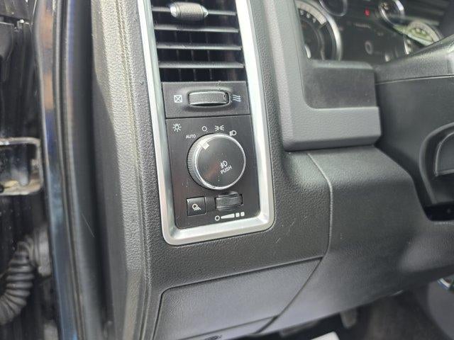 2017 RAM 1500 Big Horn 4x4 Crew Cab 5'7" Box