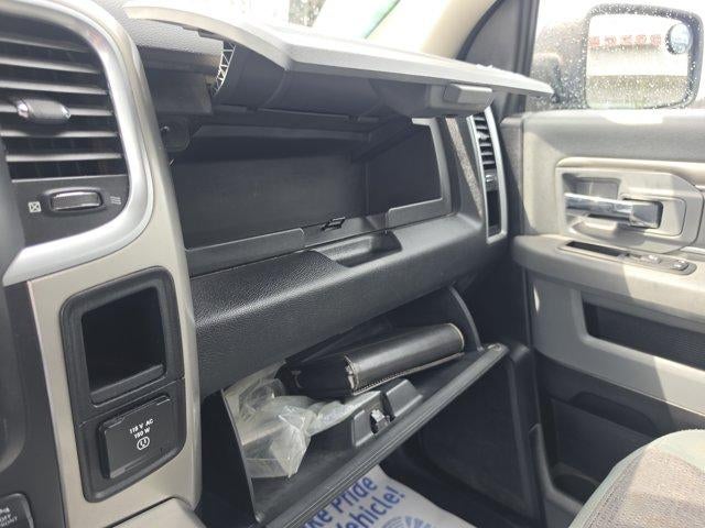 2017 RAM 1500 Big Horn 4x4 Crew Cab 5'7" Box