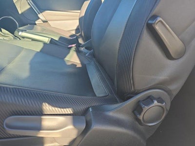 2012 Volkswagen Beetle 2dr Cpe Auto 2.5L PZEV